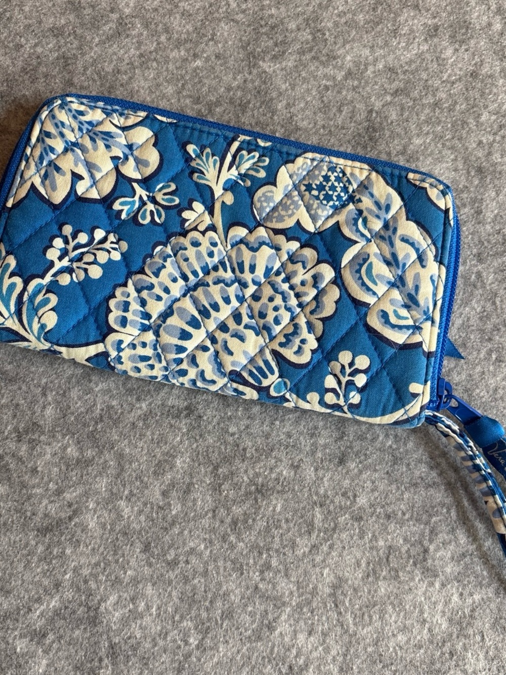 Vera Bradley Blue and Cream Quilted Zip Wristlet